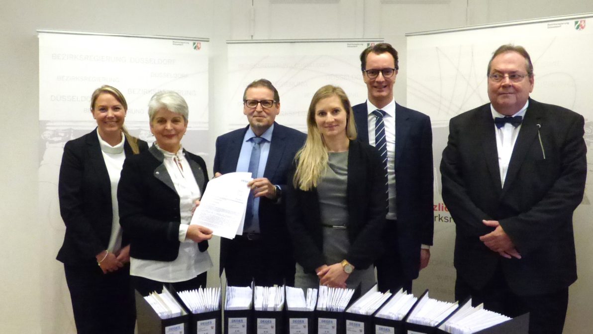 Die DEGES übergibt die Unterlagen an die Bezirksregierung Düsseldorf