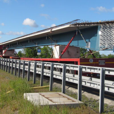 A 114, Außenringbrücke: Montage der Brückenträger