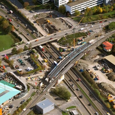 Die neue Bahnbrücke und erste Vorbereitungen der Arbeiten an dem Brückenbauwerk Böblinger-Sindelfinger Straße Mitte Oktober 2022 I Bildnachweis: Hajo Dietz